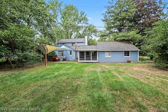 7361 Honeysuckle Road, West Bloomfield, MI 48324