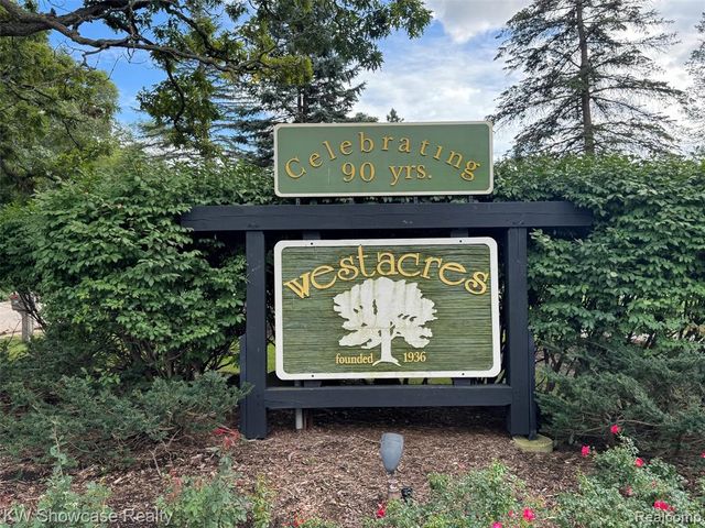 7361 Honeysuckle Road, West Bloomfield, MI 48324