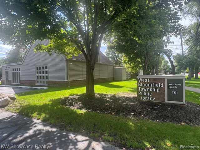 7361 Honeysuckle Road, West Bloomfield, MI 48324