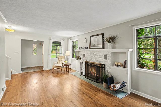 7361 Honeysuckle Road, West Bloomfield, MI 48324