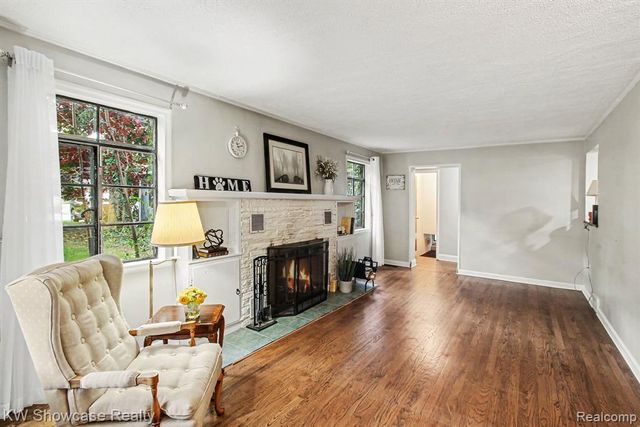 7361 Honeysuckle Road, West Bloomfield, MI 48324