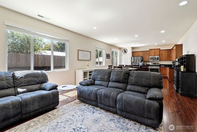 7916 155th Street Ct E, Puyallup, WA 98375