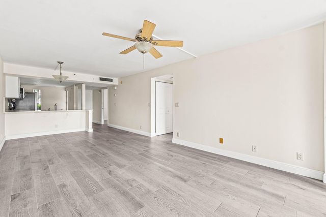 17 Royal Palm Way 103, Boca Raton, FL 33432