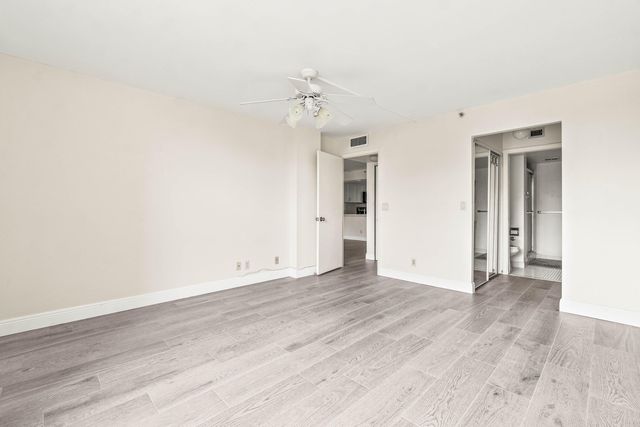 17 Royal Palm Way 103, Boca Raton, FL 33432