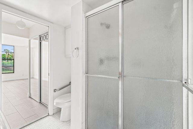 17 Royal Palm Way 103, Boca Raton, FL 33432