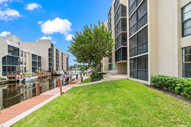 17 Royal Palm Way 103, Boca Raton, FL 33432