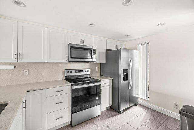 17 Royal Palm Way 103, Boca Raton, FL 33432