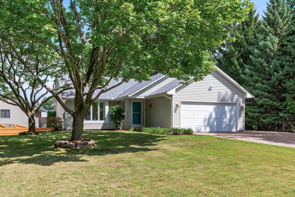 1577 Pacific Avenue, Eagan, MN 55122