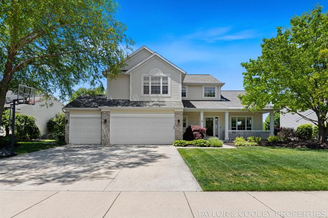 5616 Highbury Drive SE, Ada, MI 49301