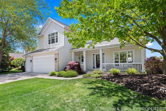 5616 Highbury Drive SE, Ada, MI 49301