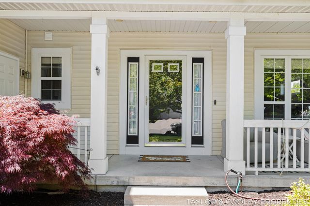 5616 Highbury Drive SE, Ada, MI 49301
