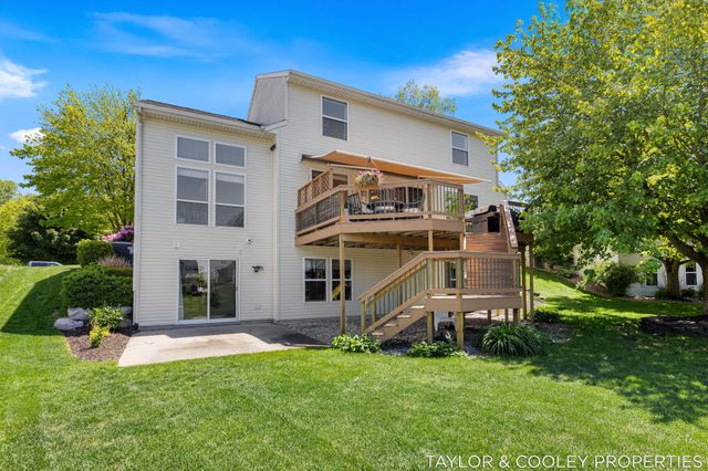 5616 Highbury Drive SE, Ada, MI 49301