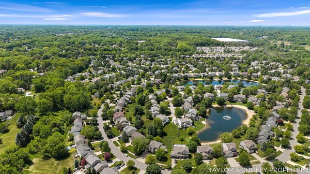 5616 Highbury Drive SE, Ada, MI 49301