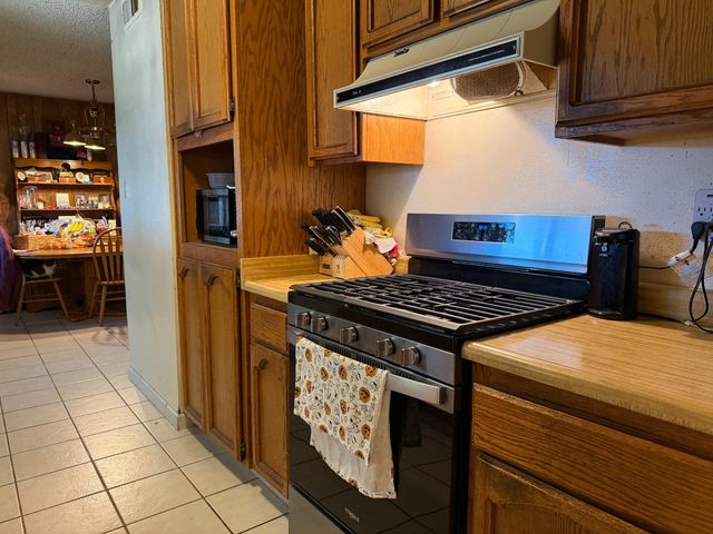 7235 Larchmont Dr, North Highlands, CA 95660