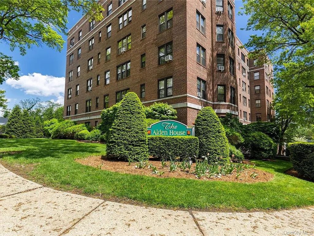 11 Alden Road 4D, Larchmont, NY 10538