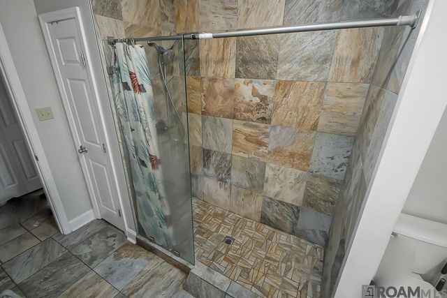 11637 Pine St, Walker, LA 70785