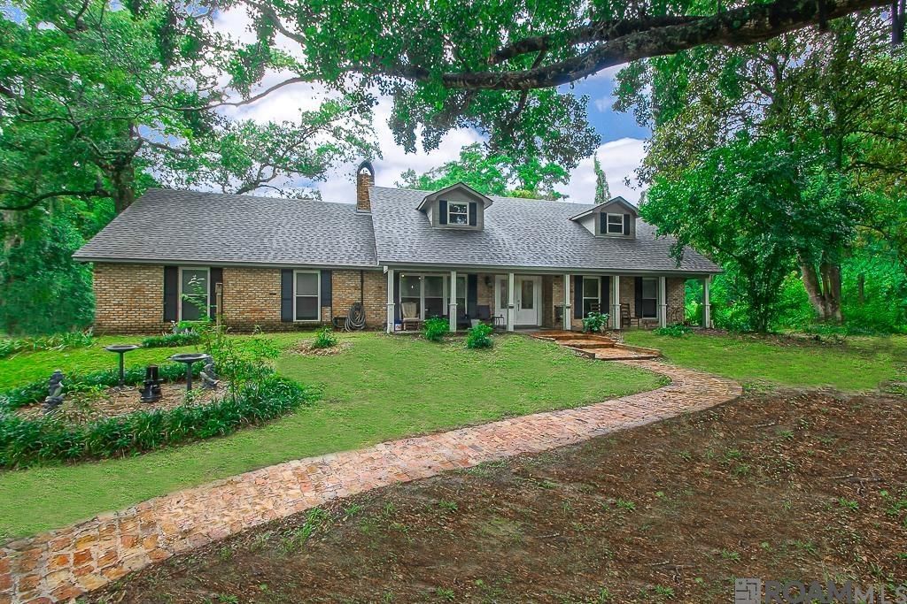 11637 Pine St, Walker, LA 70785