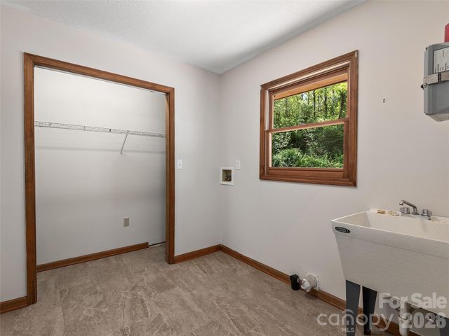30 Kanuga Heights Lane, Hendersonville, NC 28739