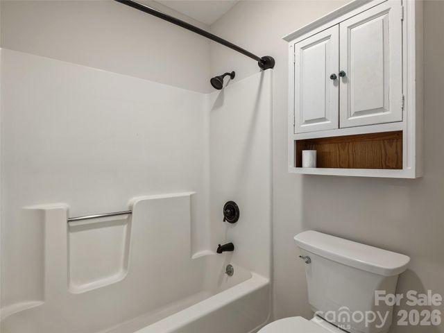 30 Kanuga Heights Lane, Hendersonville, NC 28739