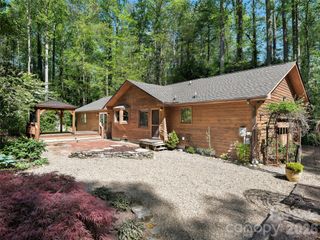 30 Kanuga Heights Lane, Hendersonville, NC 28739