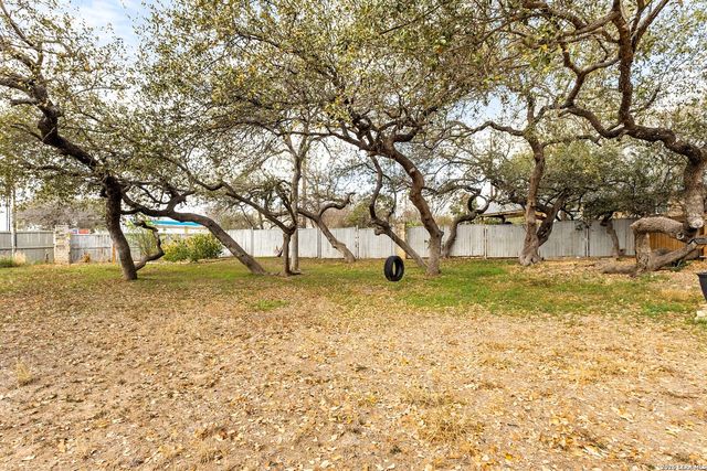 2854 Lakehills, San Antonio, TX 78251