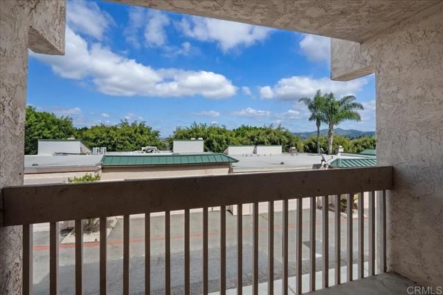 730 Silver Dr, Vista, CA 92083