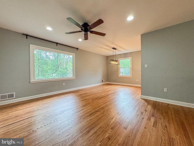 2396 MIZZEN PL, Woodbridge, VA 22192
