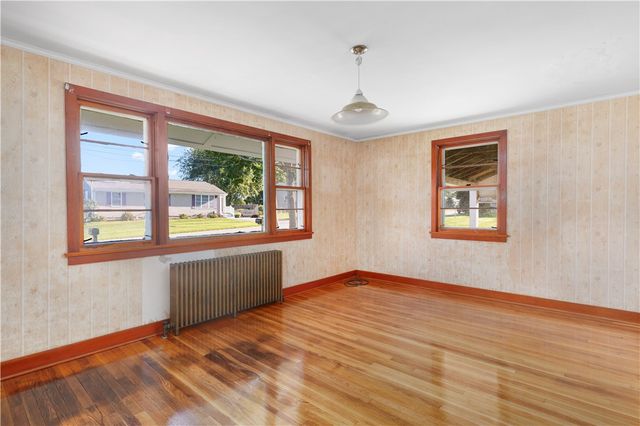 64 Martens Road, Portsmouth, RI 02871