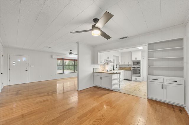 274 W KINGS HIGHWAY, Center Hill, FL 33514