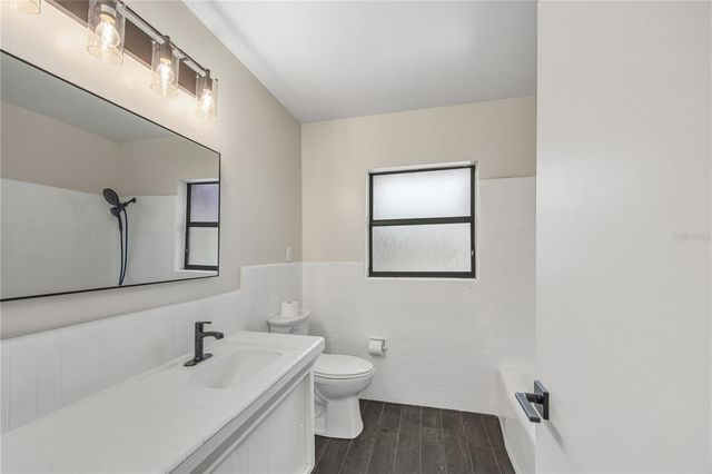 274 W KINGS HIGHWAY, Center Hill, FL 33514