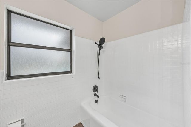 274 W KINGS HIGHWAY, Center Hill, FL 33514