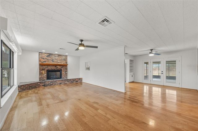 274 W KINGS HIGHWAY, Center Hill, FL 33514