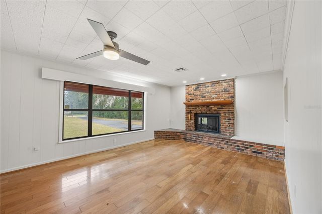 274 W KINGS HIGHWAY, Center Hill, FL 33514