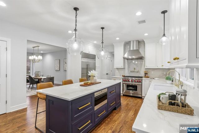 8 Broad Street, Demarest, NJ 07627
