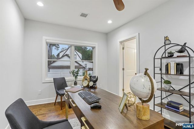8 Broad Street, Demarest, NJ 07627