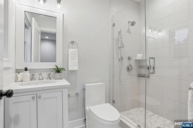 8 Broad Street, Demarest, NJ 07627