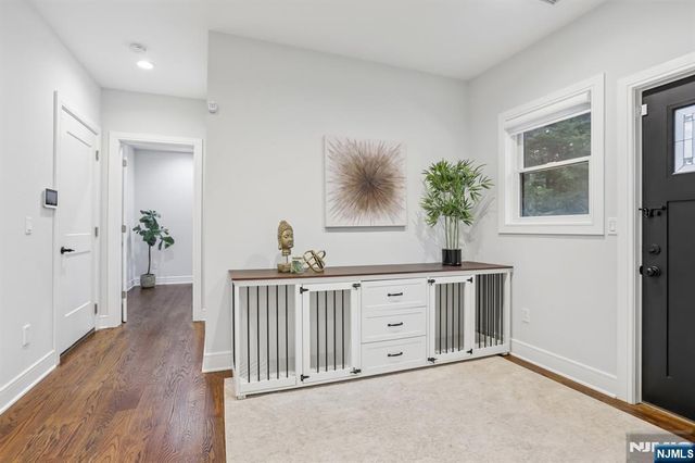 8 Broad Street, Demarest, NJ 07627