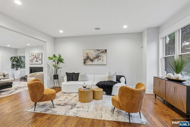 8 Broad Street, Demarest, NJ 07627