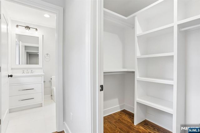 8 Broad Street, Demarest, NJ 07627