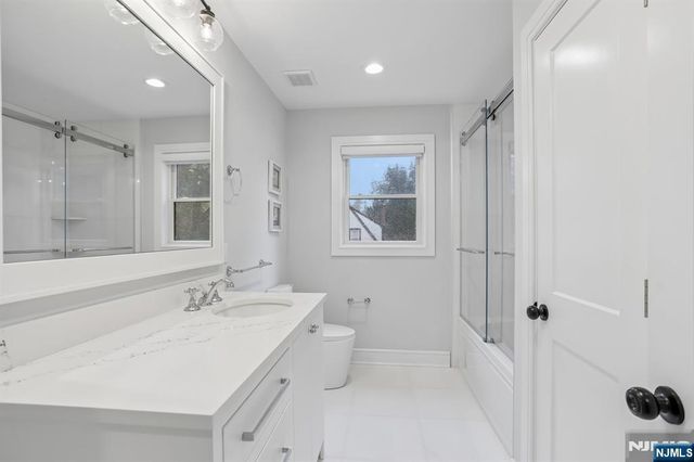8 Broad Street, Demarest, NJ 07627