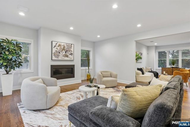 8 Broad Street, Demarest, NJ 07627