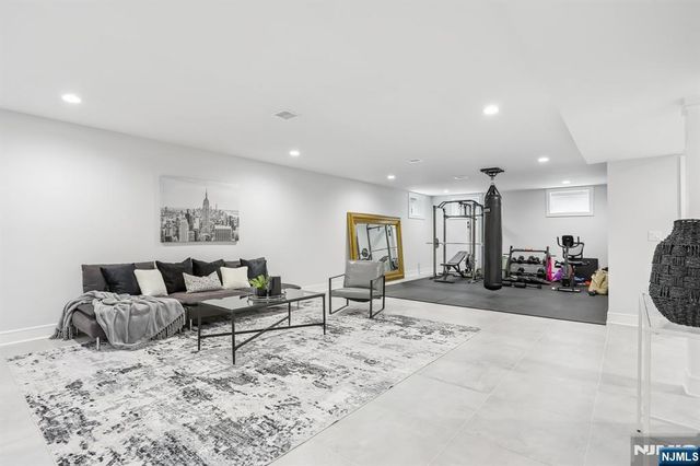 8 Broad Street, Demarest, NJ 07627