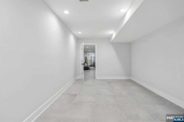 8 Broad Street, Demarest, NJ 07627
