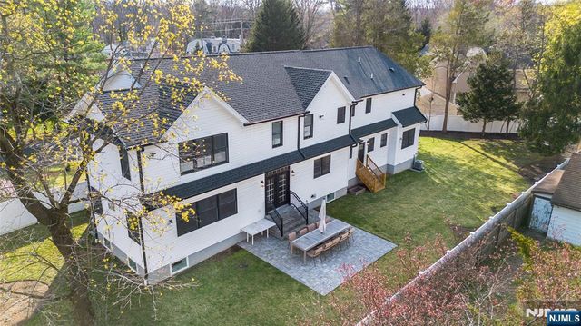 8 Broad Street, Demarest, NJ 07627