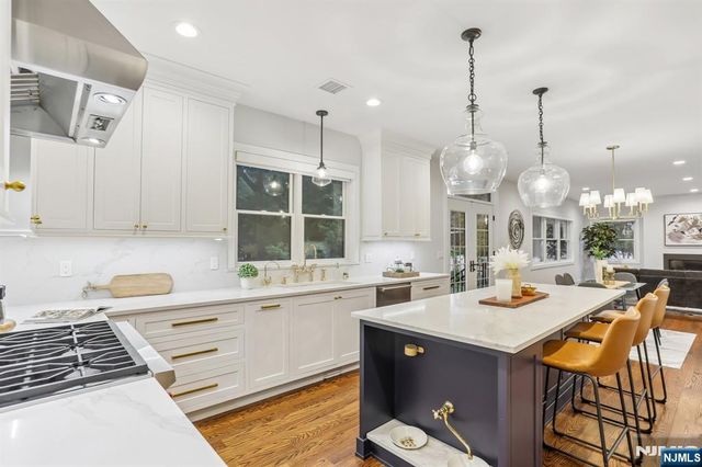 8 Broad Street, Demarest, NJ 07627