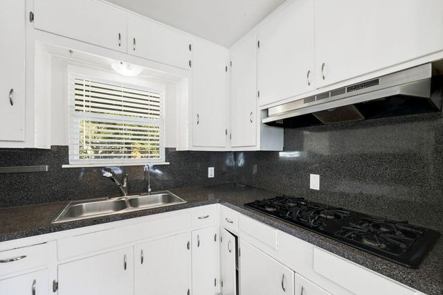 4701 SYLVANDALE DR 1, Austin, TX 78745
