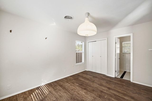4701 SYLVANDALE DR 1, Austin, TX 78745