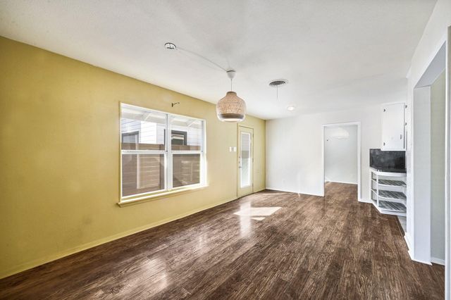 4701 SYLVANDALE DR 1, Austin, TX 78745