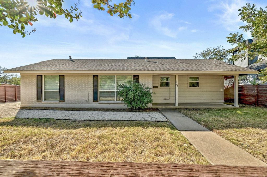 4701 SYLVANDALE DR 1, Austin, TX 78745