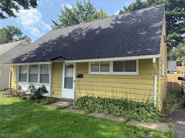 2230 Larchdale Drive, Cuyahoga Falls, OH 44221
